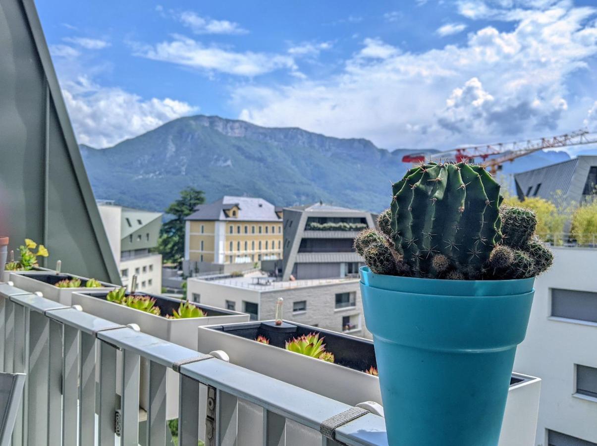 Apartment Le Bleu Du 3 Etoiles - Secteur Recherche, Calme & Familiale, A 300m Du & De La Vieille Ville, Garage Prive Annecy