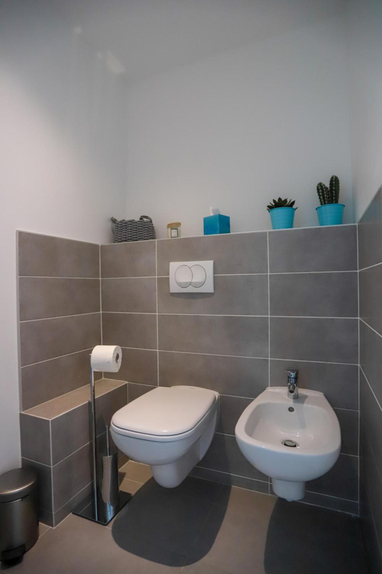 Apartment Le Bleu Du 3 Etoiles - Secteur Recherche, Calme & Familiale, A 300m Du & De La Vieille Ville, Garage Prive